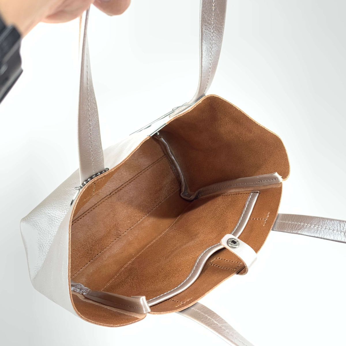 ANNAK エンボスハンドペイントレザー ランチトートバッグ