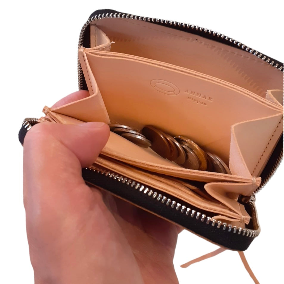 ANNAK 泥染めレザー コンパクトラウンドジップ財布