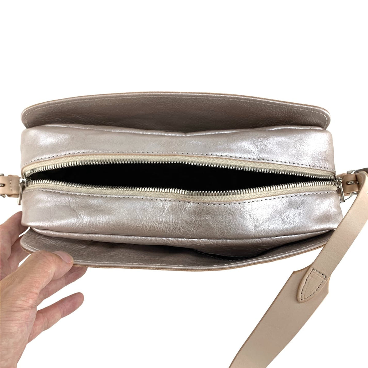 ANNAK アマンダオイルレザーあおりポケット付きショルダーバッグ